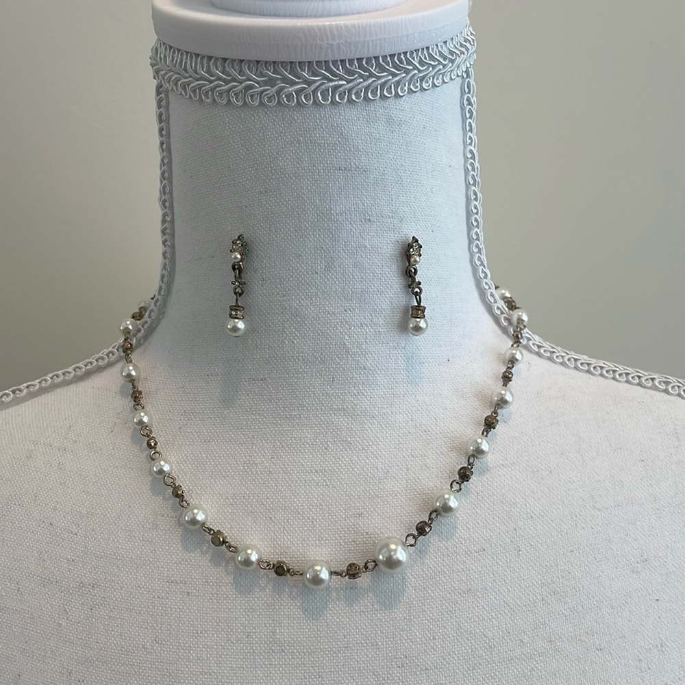 Claire’s Necklace & Earrings Set